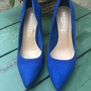Mary Paz Blue Heels